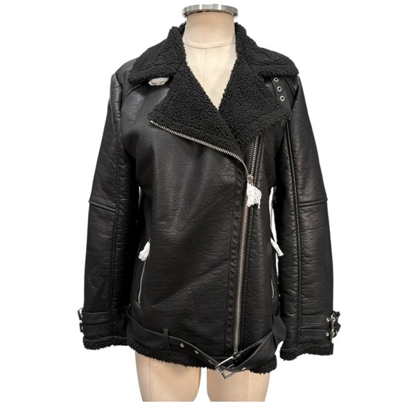 Forever 21 Faux Leather Sherpa Lined Moto Jacket Size Medium - Picture 1 of 10